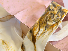 Lion – Detail der originalen Seidenmalerei